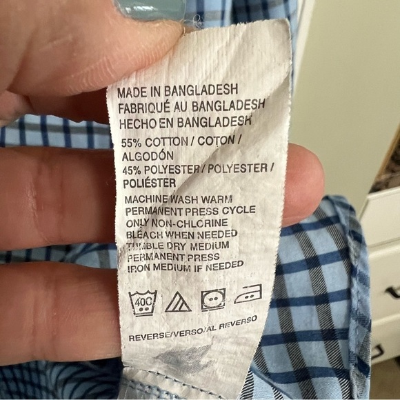 Van Heusen Button Down Dress Shirt Size Medium 15 - 15 1/2” - Picture 5 of 5